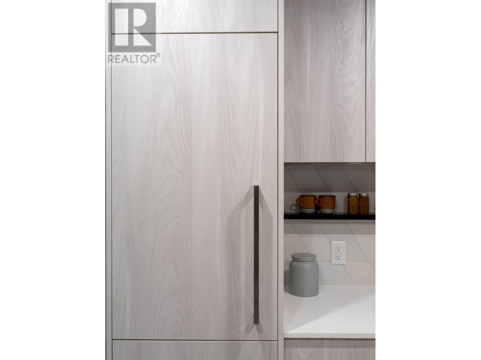 Listing Picture 15 of 24 : 405 3264 VANNESS AVENUE, Vancouver / 溫哥華 - 魯藝地產 Yvonne Lu Group - MLS Medallion Club Member