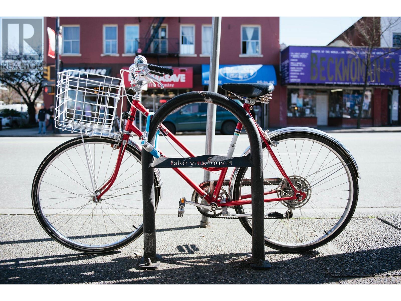 Listing Picture 21 of 24 : 405 3264 VANNESS AVENUE, Vancouver / 溫哥華 - 魯藝地產 Yvonne Lu Group - MLS Medallion Club Member