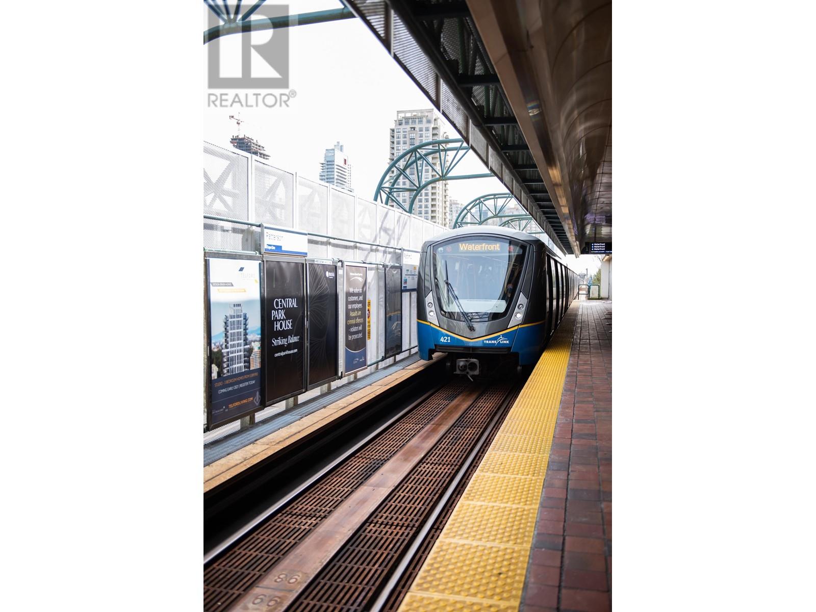 Listing Picture 22 of 24 : 405 3264 VANNESS AVENUE, Vancouver / 溫哥華 - 魯藝地產 Yvonne Lu Group - MLS Medallion Club Member