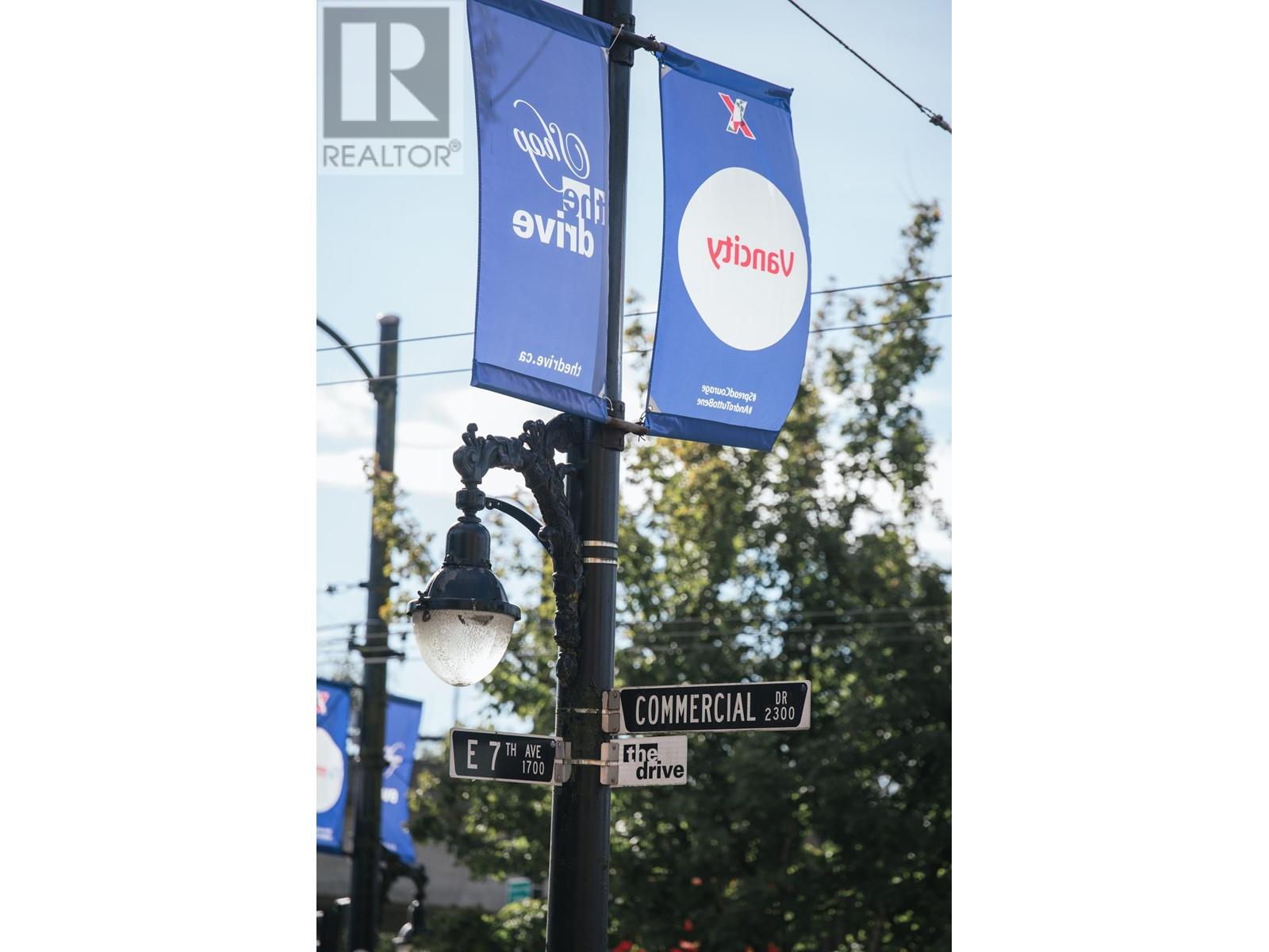 Listing Picture 24 of 30 : 403 3264 VANNESS AVENUE, Vancouver / 溫哥華 - 魯藝地產 Yvonne Lu Group - MLS Medallion Club Member