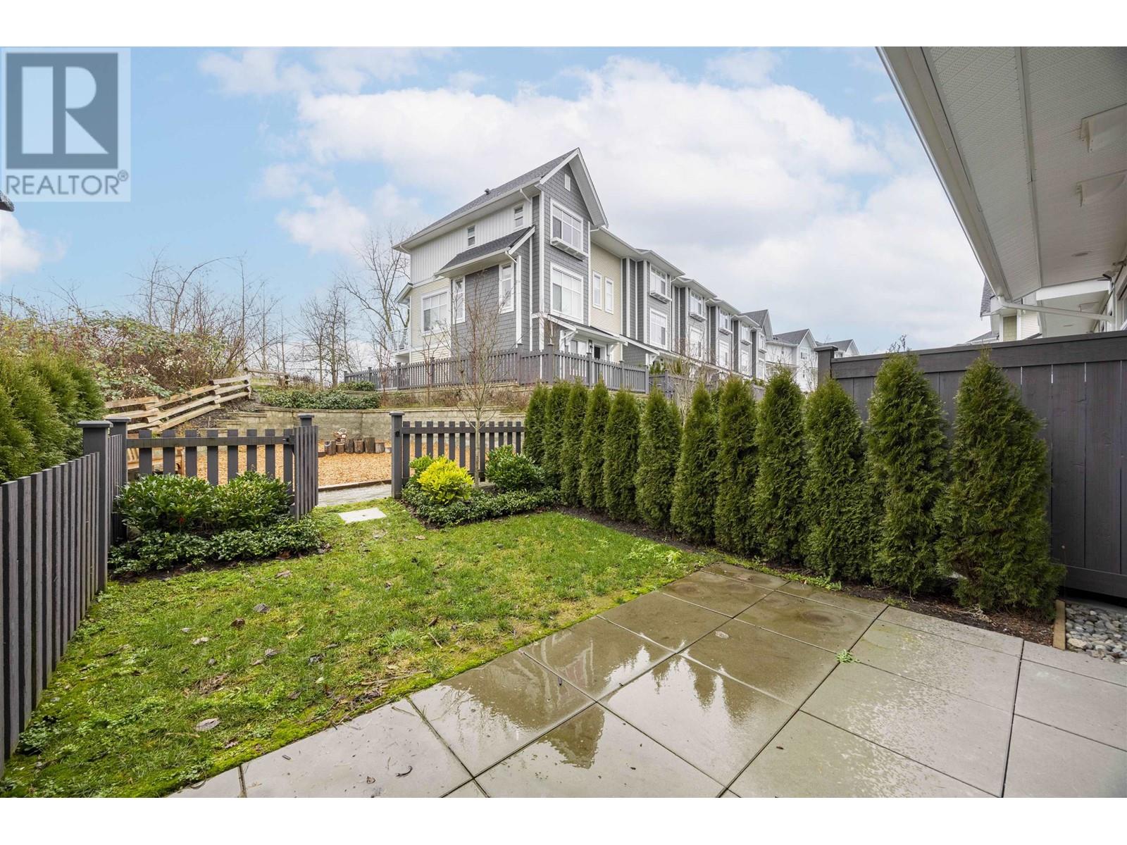 1060 11280 Pazarena Place, Maple Ridge, British Columbia  V2X 9H8 - Photo 5 - R2954778