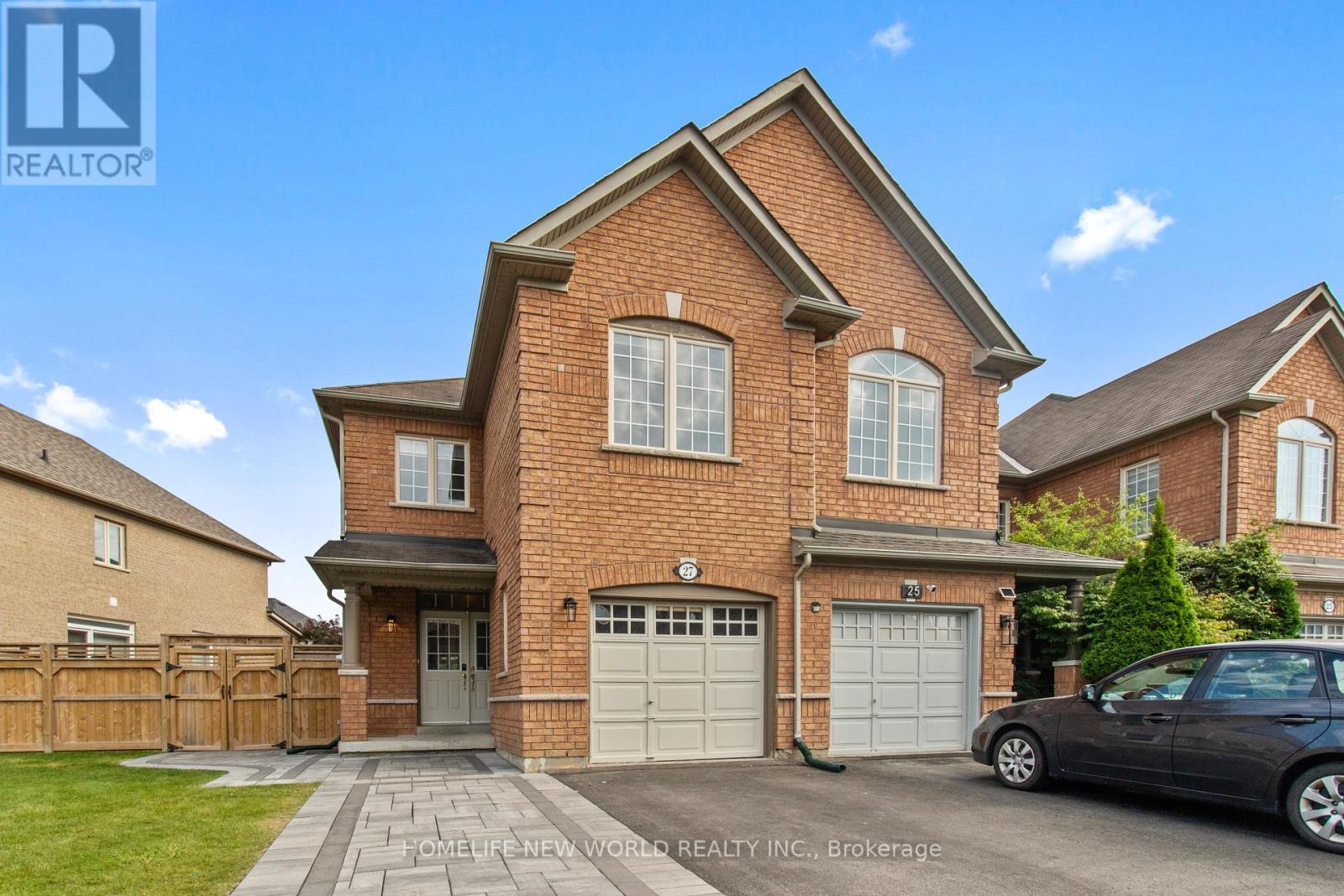 27 HOLLY DRIVE, Richmond Hill, Ontario