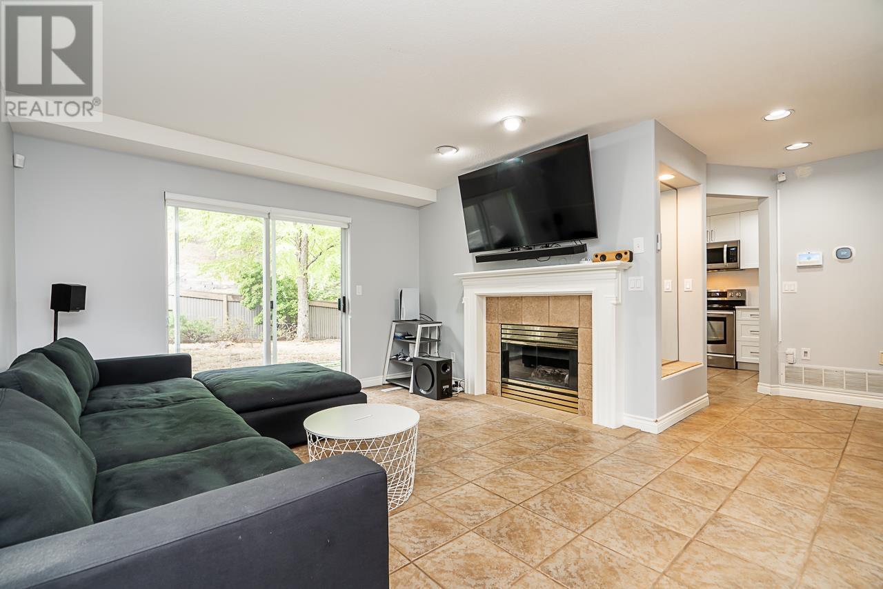 10 2990 Panorama Drive, Coquitlam, British Columbia  V3E 2W5 - Photo 8 - R2954488