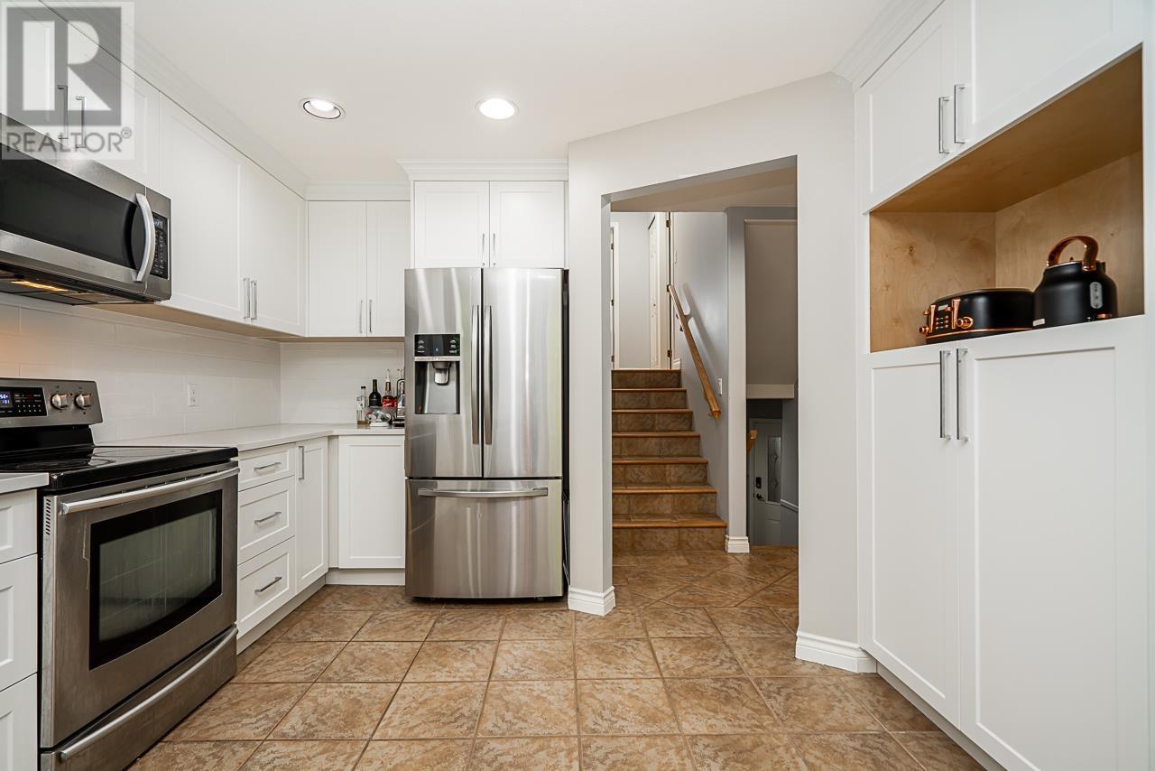 10 2990 Panorama Drive, Coquitlam, British Columbia  V3E 2W5 - Photo 5 - R2954488