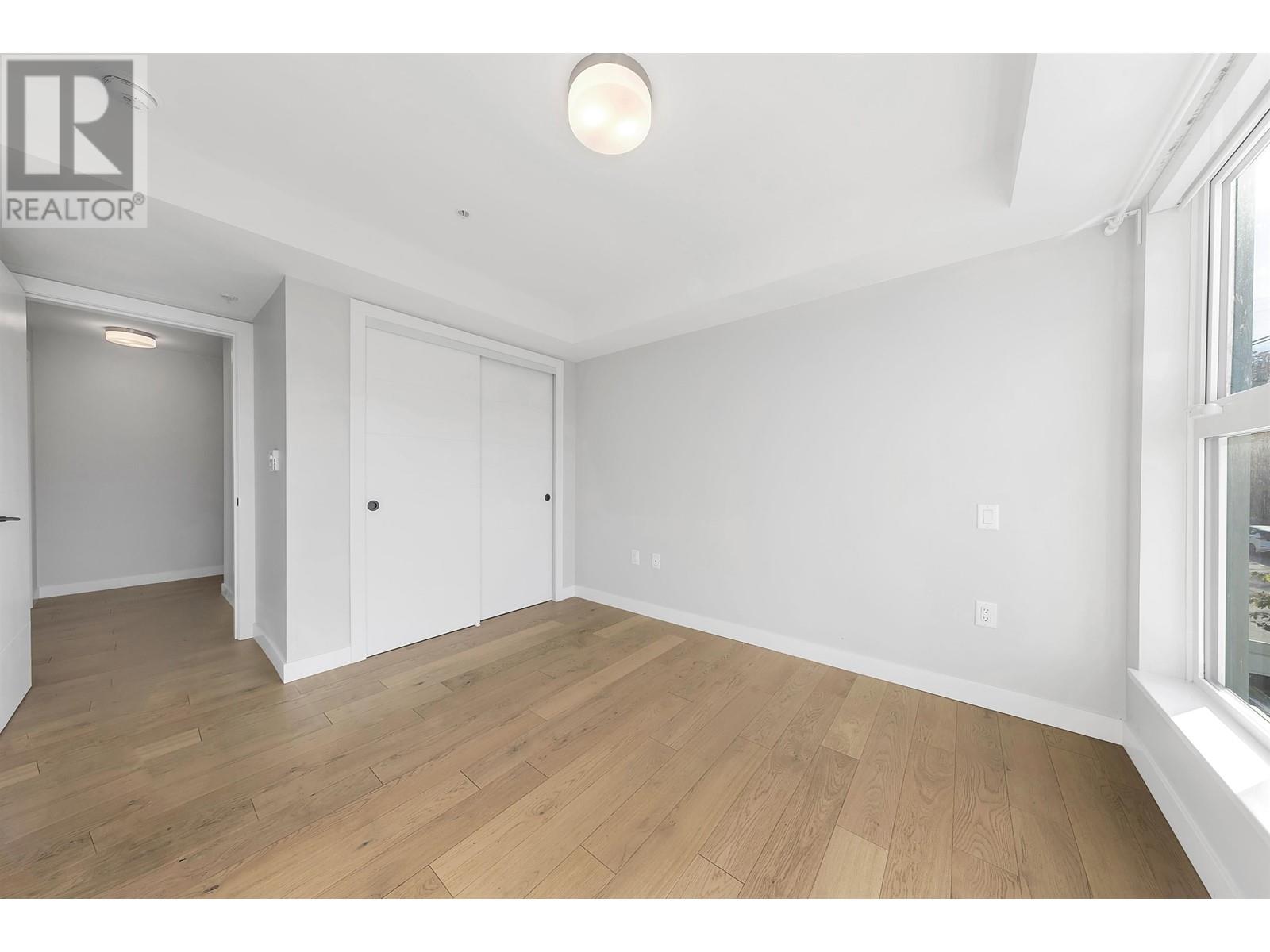 Listing Picture 11 of 24 : 202 2508 FRASER STREET, Vancouver / 溫哥華 - 魯藝地產 Yvonne Lu Group - MLS Medallion Club Member