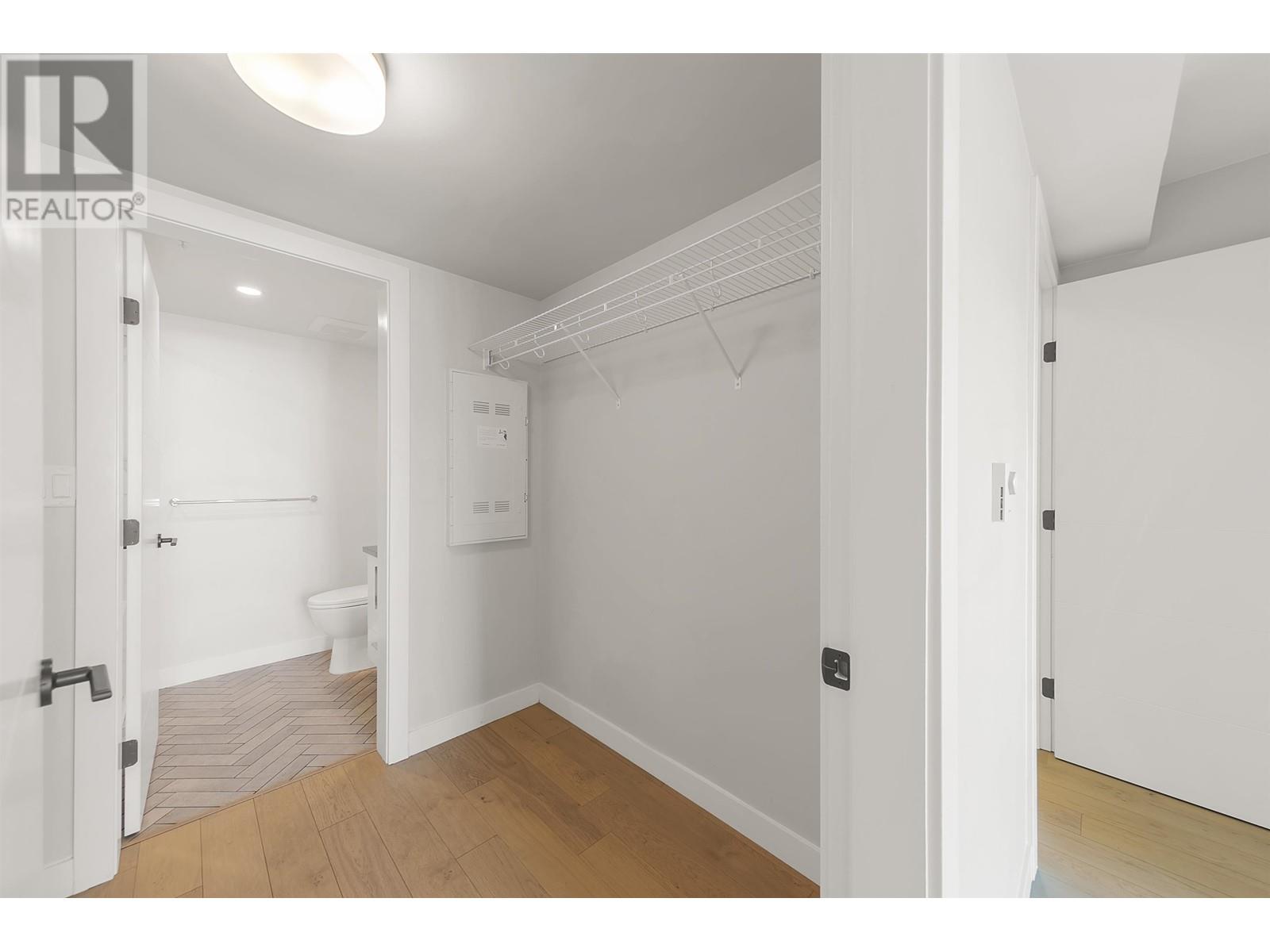 Listing Picture 14 of 24 : 202 2508 FRASER STREET, Vancouver / 溫哥華 - 魯藝地產 Yvonne Lu Group - MLS Medallion Club Member