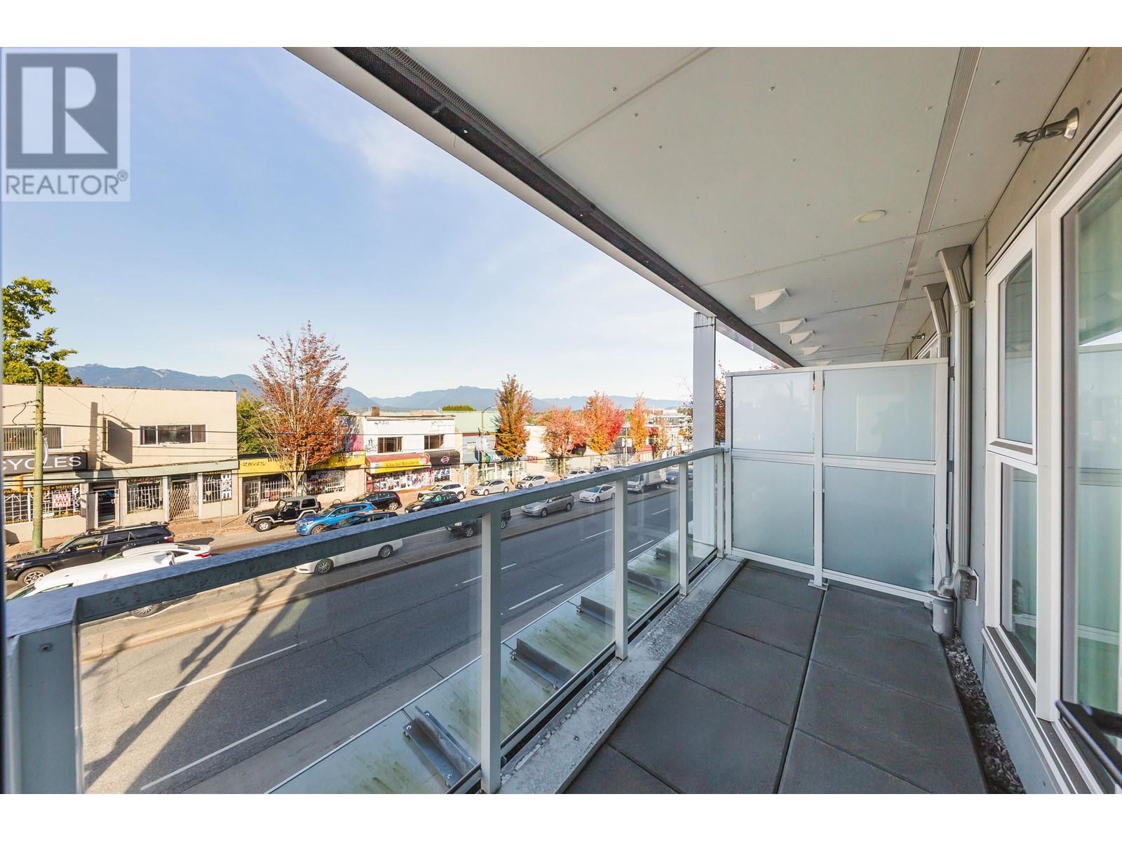 Listing Picture 20 of 24 : 202 2508 FRASER STREET, Vancouver / 溫哥華 - 魯藝地產 Yvonne Lu Group - MLS Medallion Club Member