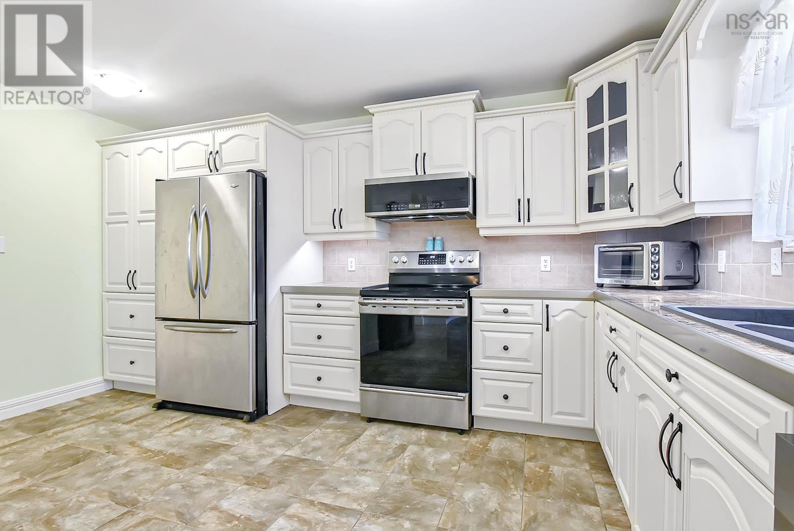 10 Tully Avenue, Shubenacadie, Nova Scotia  B0N 2H0 - Photo 10 - 202500027