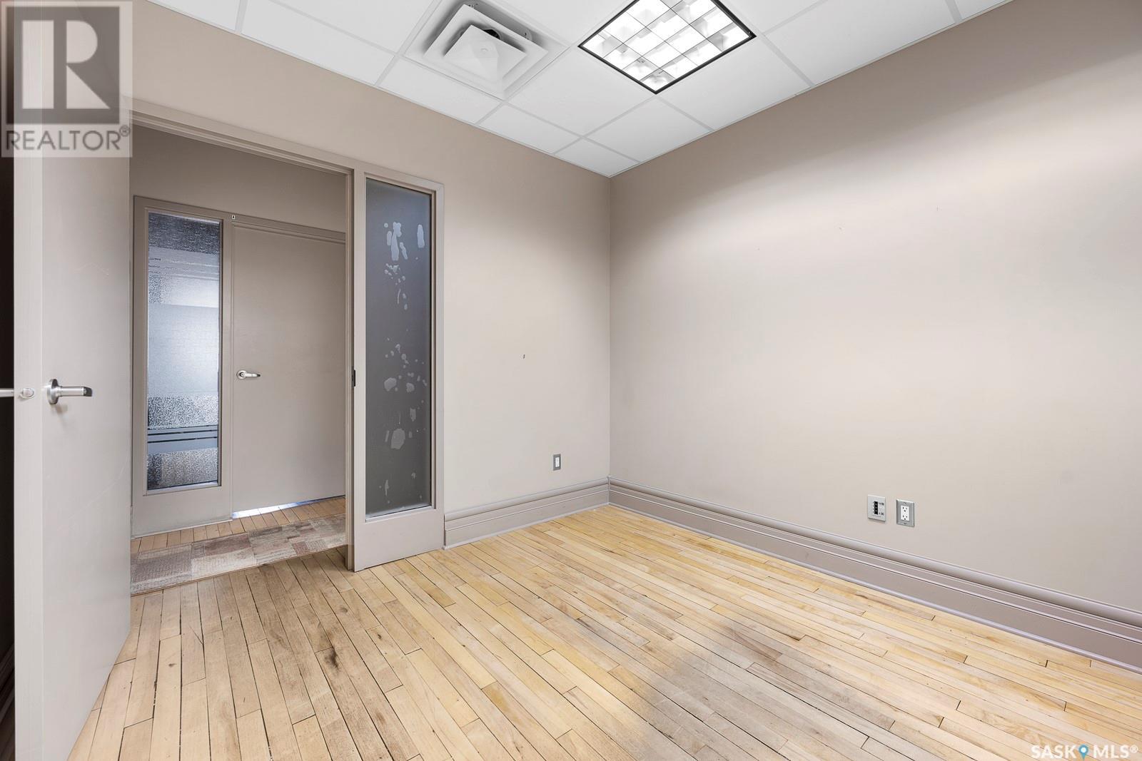 200m 1275 Broad Street, Regina, Saskatchewan  S4R 1Y2 - Photo 4 - SK992484