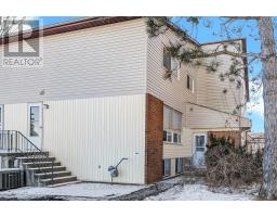 16B SONNET CRESCENT, Ottawa, Ontario