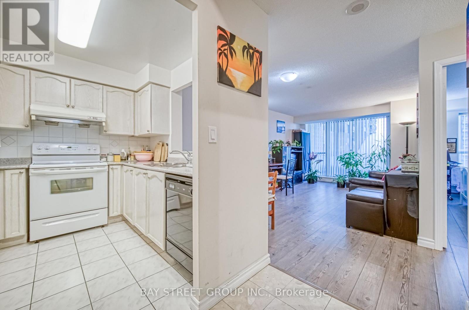 601 - 39 Pemberton Avenue, Toronto, Ontario  M2M 4L6 - Photo 6 - C11916649