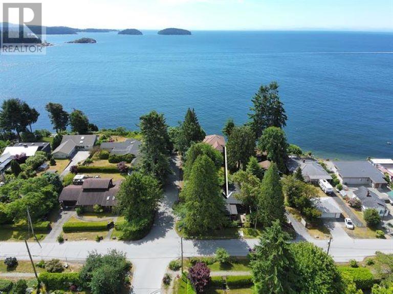 711 Franklin Road, Gibsons, British Columbia  V0N 1V8 - Photo 1 - R2925061