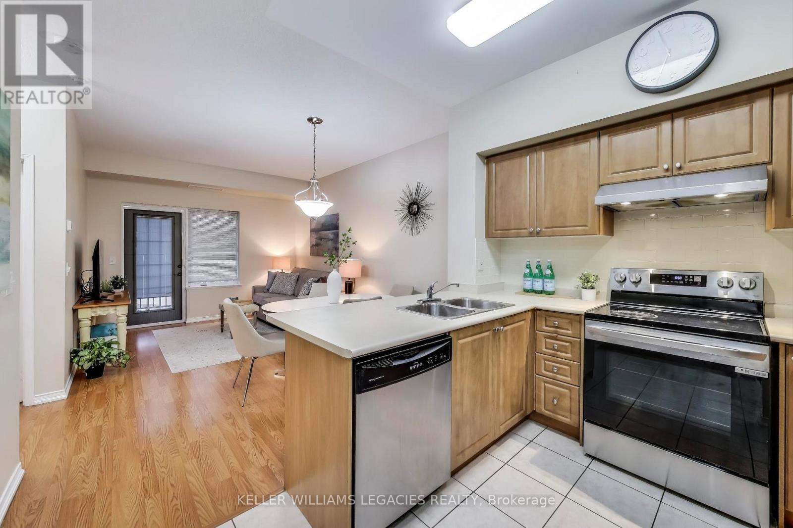 Property at 101 - 9973 KEELE STREET image 3