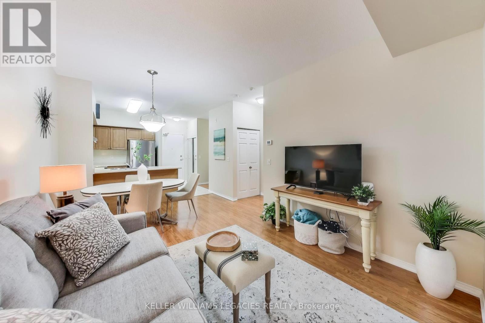 Property at 101 - 9973 KEELE STREET image 5