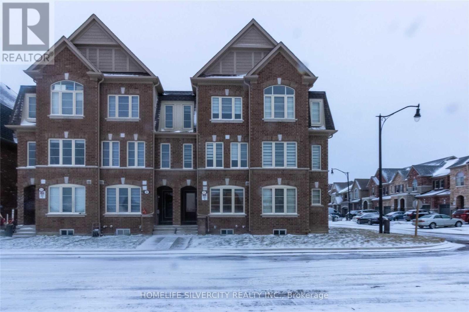 7 FINEGAN CIRCLE, Brampton, Ontario