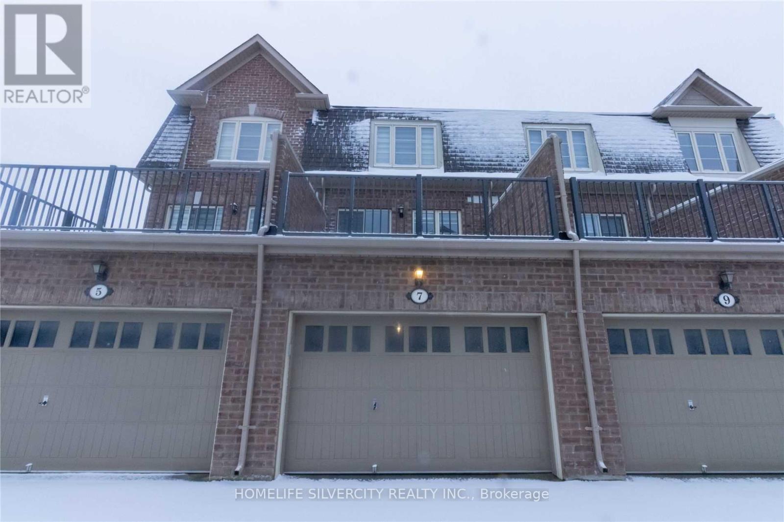 7 Finegan Circle, Brampton, Ontario  L7A 4Z7 - Photo 2 - W11916862