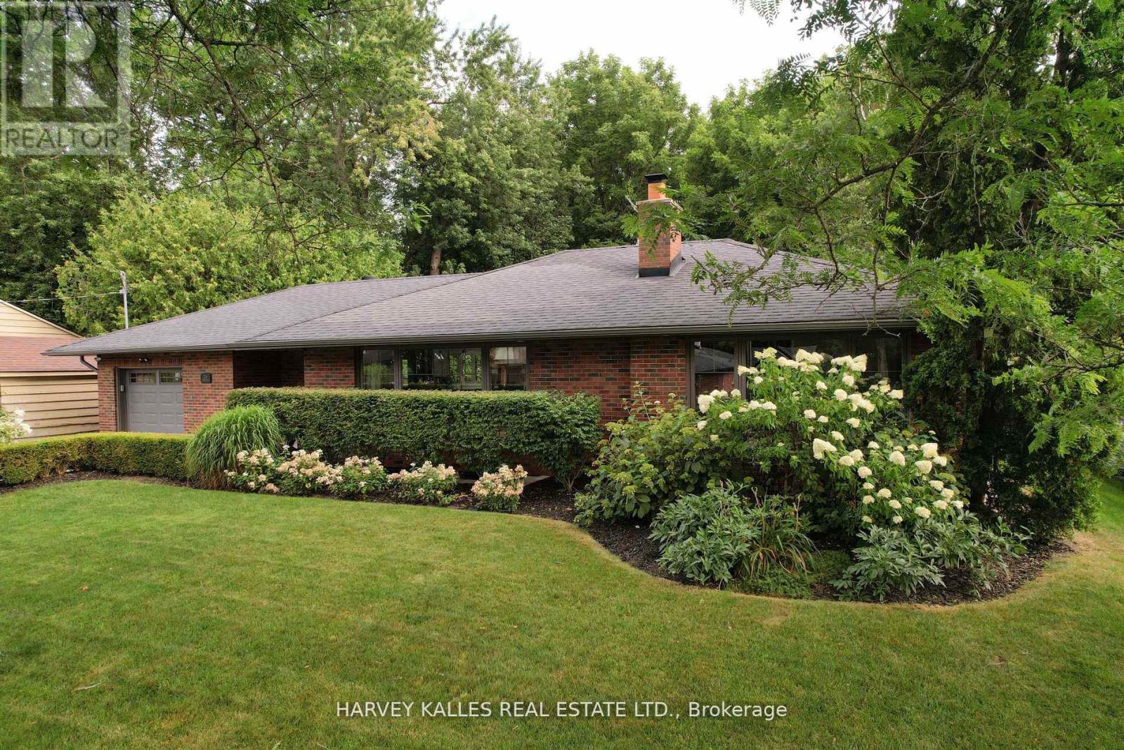 Property at 226 NAPIER STREET image 2