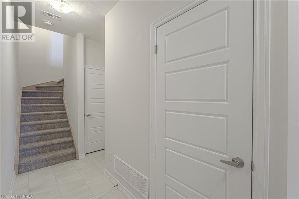 677 Park Road N Unit# 155, Brantford, Ontario  N3R 0C2 - Photo 5 - 40689392