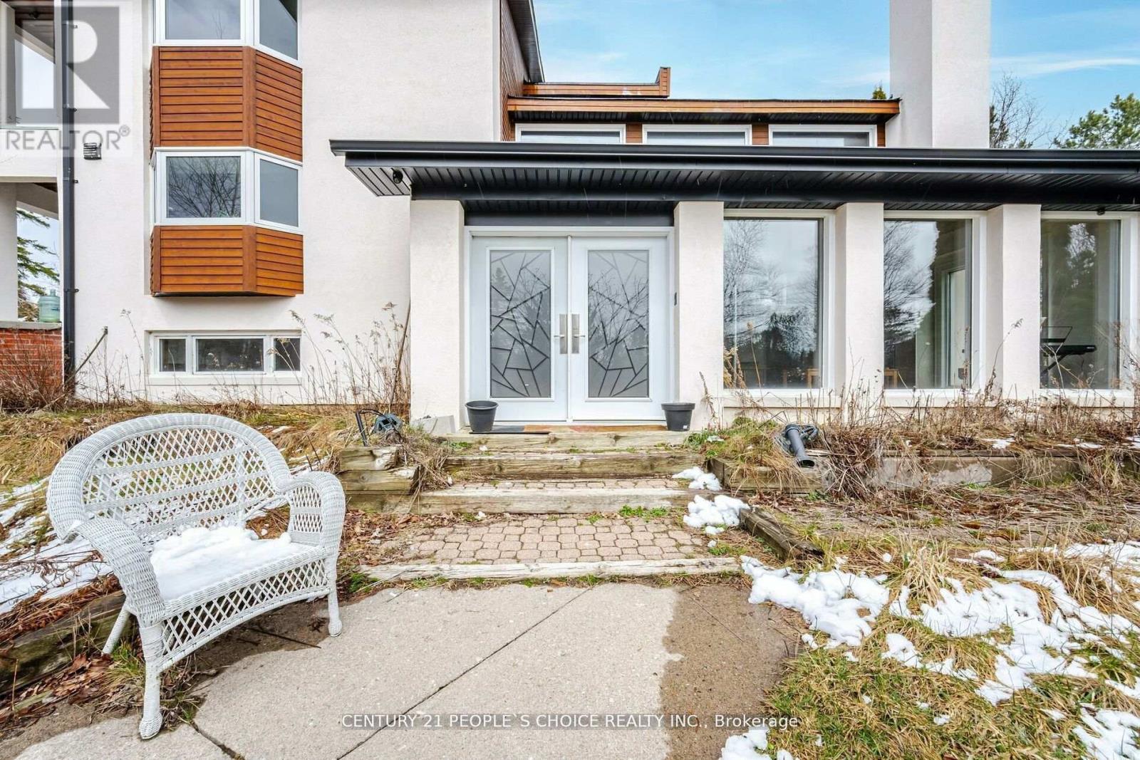 29 Bartley Drive, Caledon, Ontario  L7E 0N1 - Photo 4 - W11917134