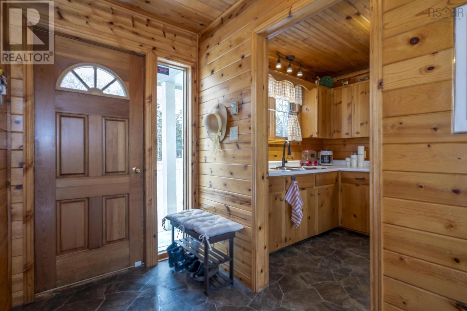 57 Somerset Drive, Sable River, Nova Scotia  B0T 1V0 - Photo 4 - 202500601