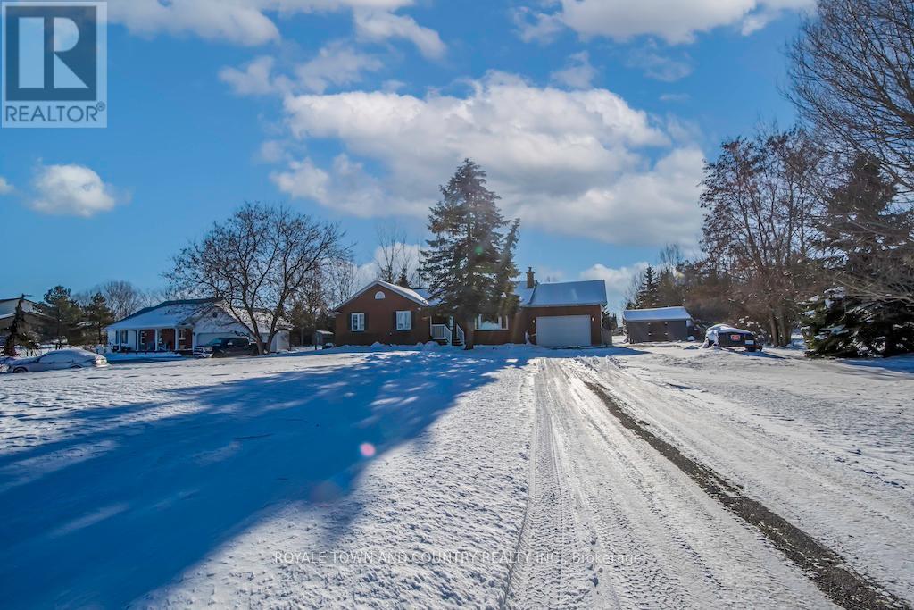 42 Pigeon Lake Road, Kawartha Lakes, Ontario  K9V 4R6 - Photo 3 - X11917267