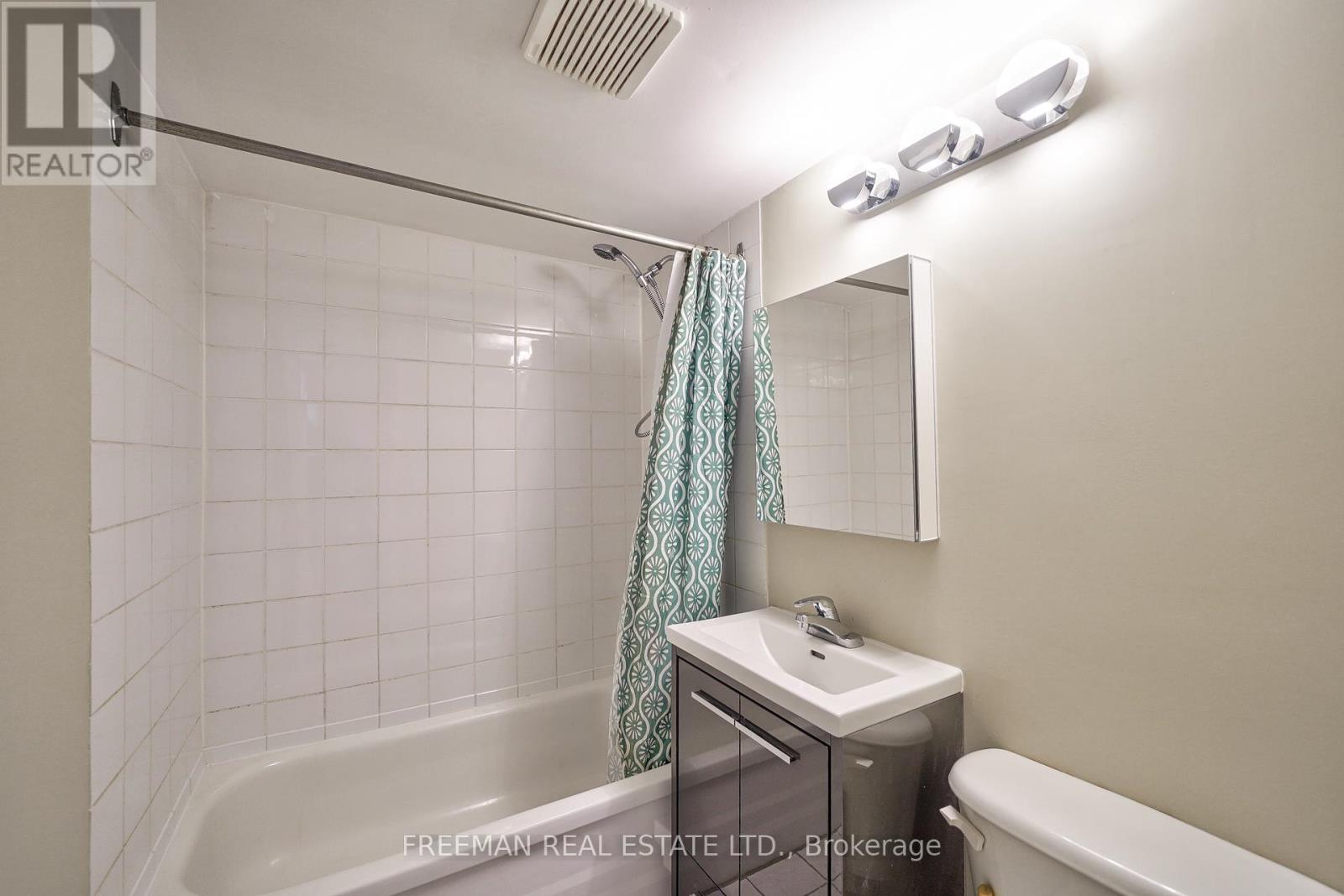 557 Markham Street, Toronto, Ontario  M6G 2L6 - Photo 23 - C11917272