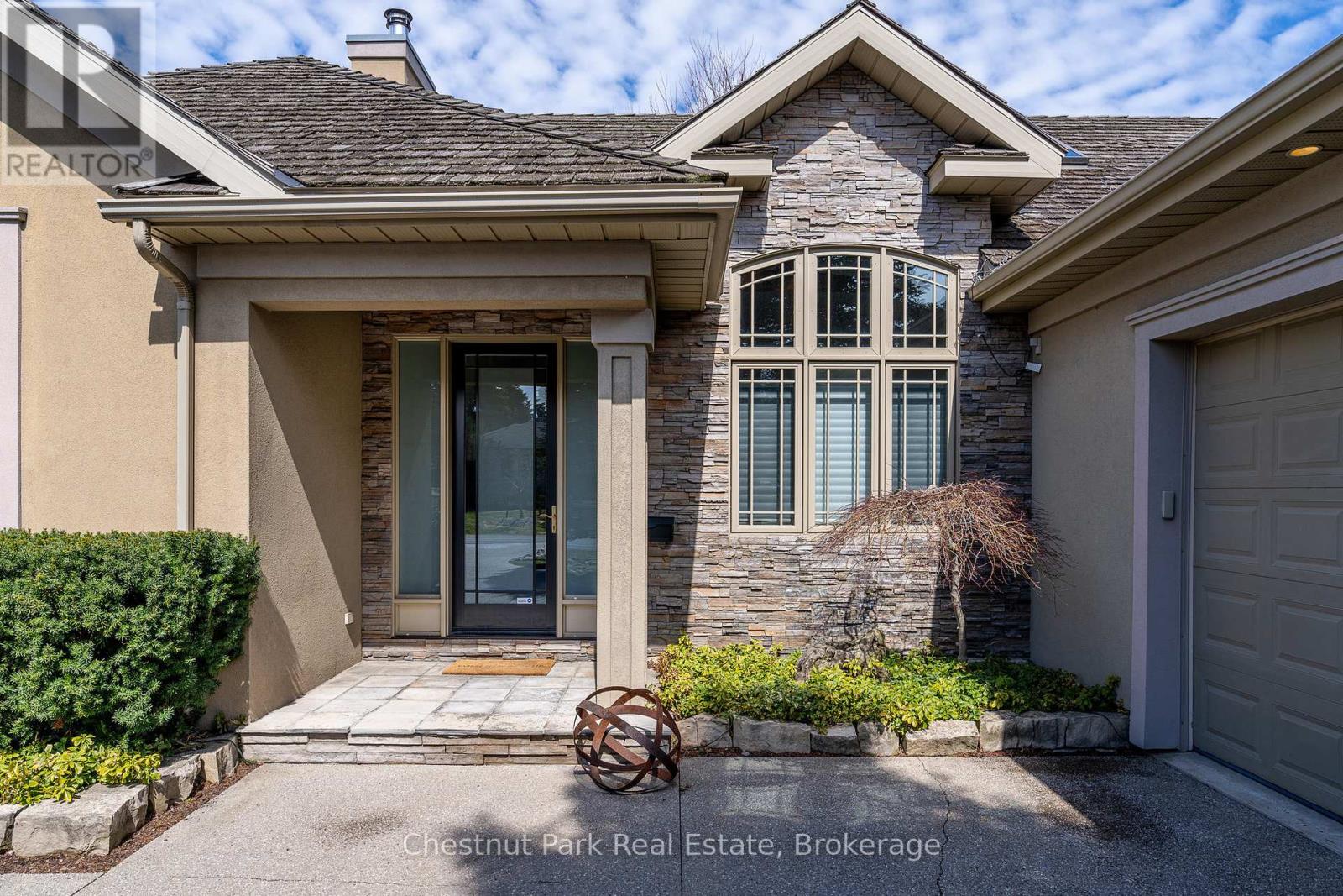 Property at 135 AUGUSTA CRESCENT image 3