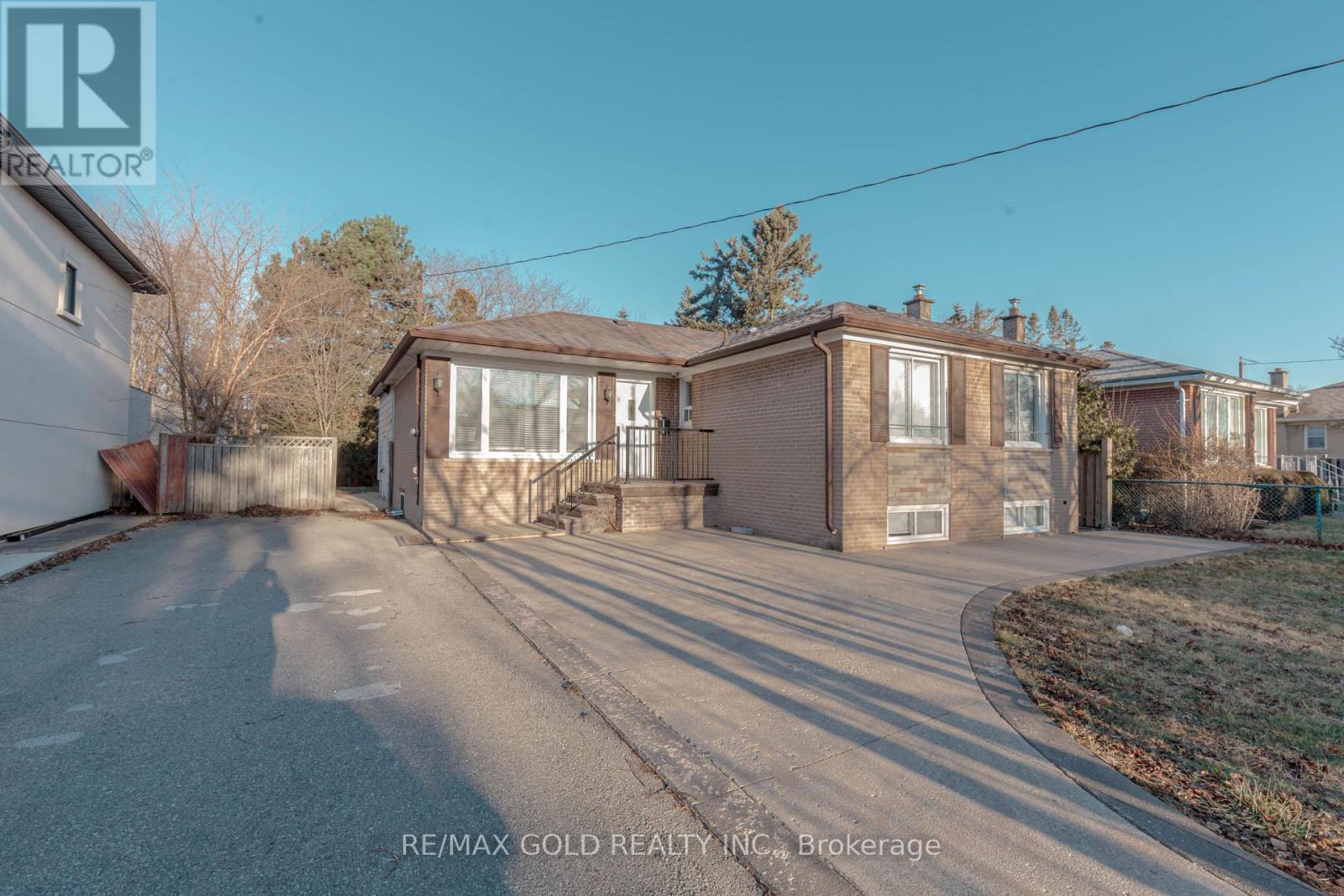 Property at 2085 BRIDGE ROAD image 1