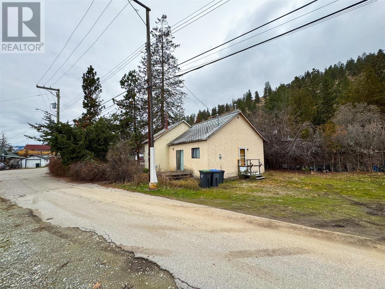 4416 4th Street, Peachland, British Columbia  V0H 1X6 - Photo 5 - 10331722