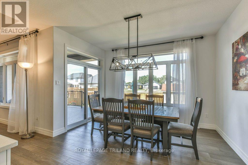 Photo 13 of 40 for 88 Foxborough Place