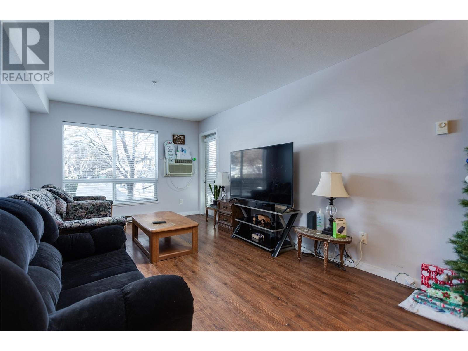 Property at 260 Franklyn Road Unit# 113 image 5
