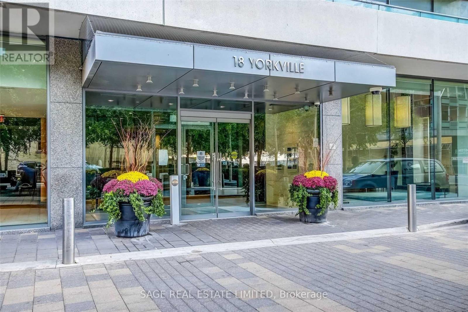 1204 - 18 Yorkville Avenue, Toronto, Ontario  M4W 1L4 - Photo 2 - C11917399