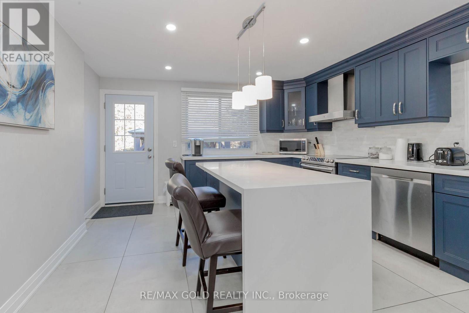 Property at 2085 BRIDGE ROAD image 4