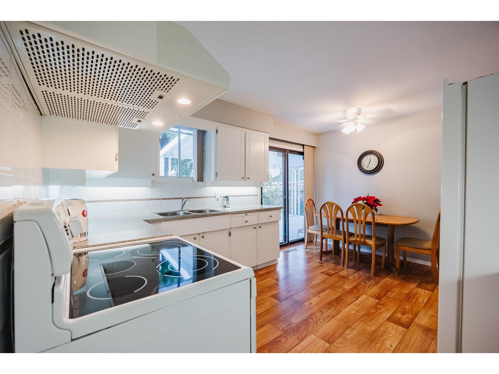 14022 92 Avenue, Surrey, British Columbia  V3V 1J5 - Photo 6 - R2954767