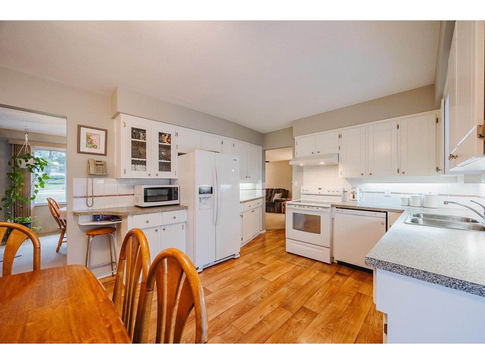 14022 92 Avenue, Surrey, British Columbia  V3V 1J5 - Photo 8 - R2954767