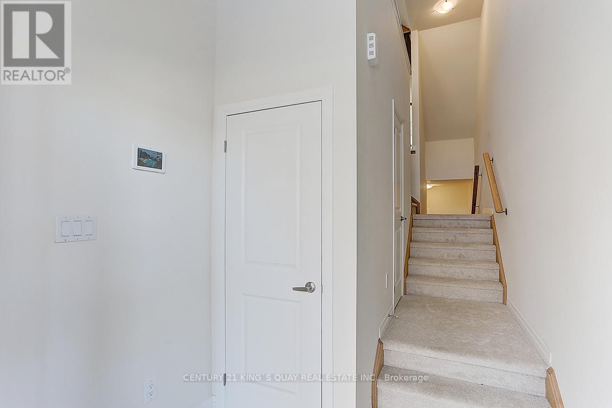 104 Carneros Way, Markham, Ontario  L6B 1R2 - Photo 4 - N11917554