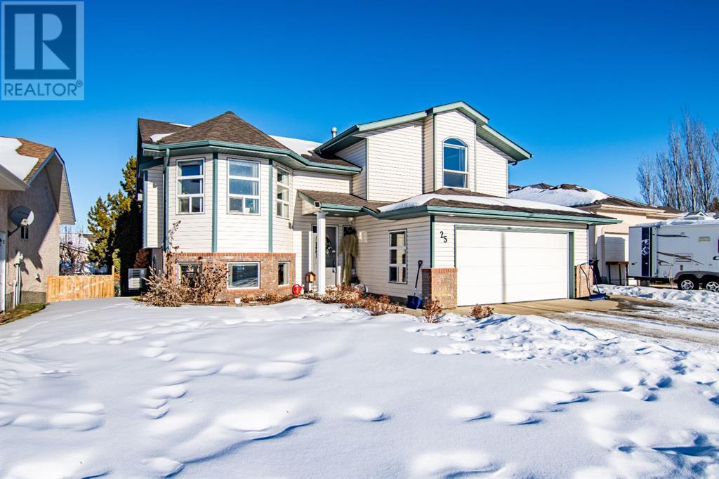 25 Regent Close, lacombe, Alberta