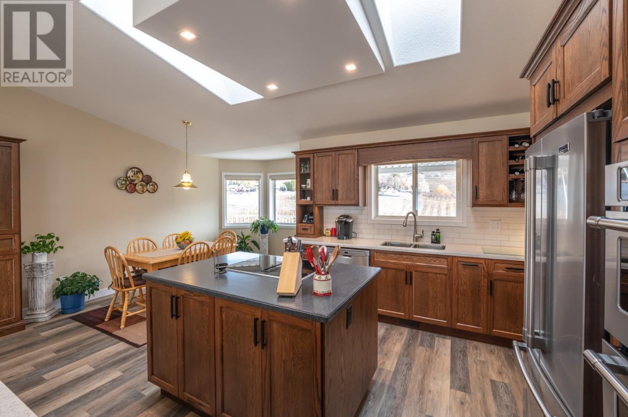 Property at 1021 FLEET Road image 5