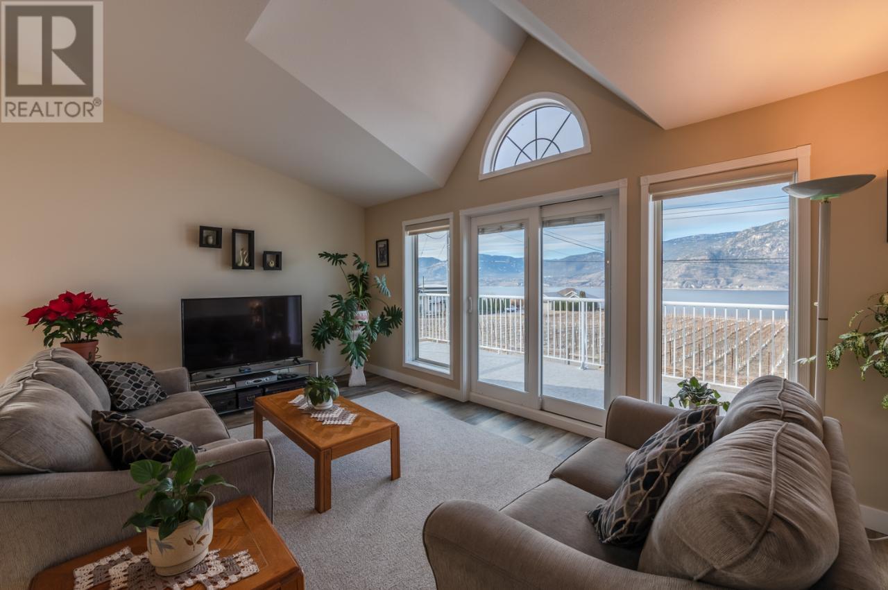 Property at 1021 FLEET Road image 4
