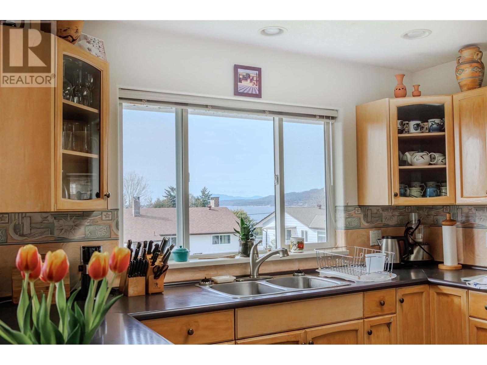 4757 Tamarack Place, Sechelt, British Columbia  V7Z 0E8 - Photo 13 - R2954813