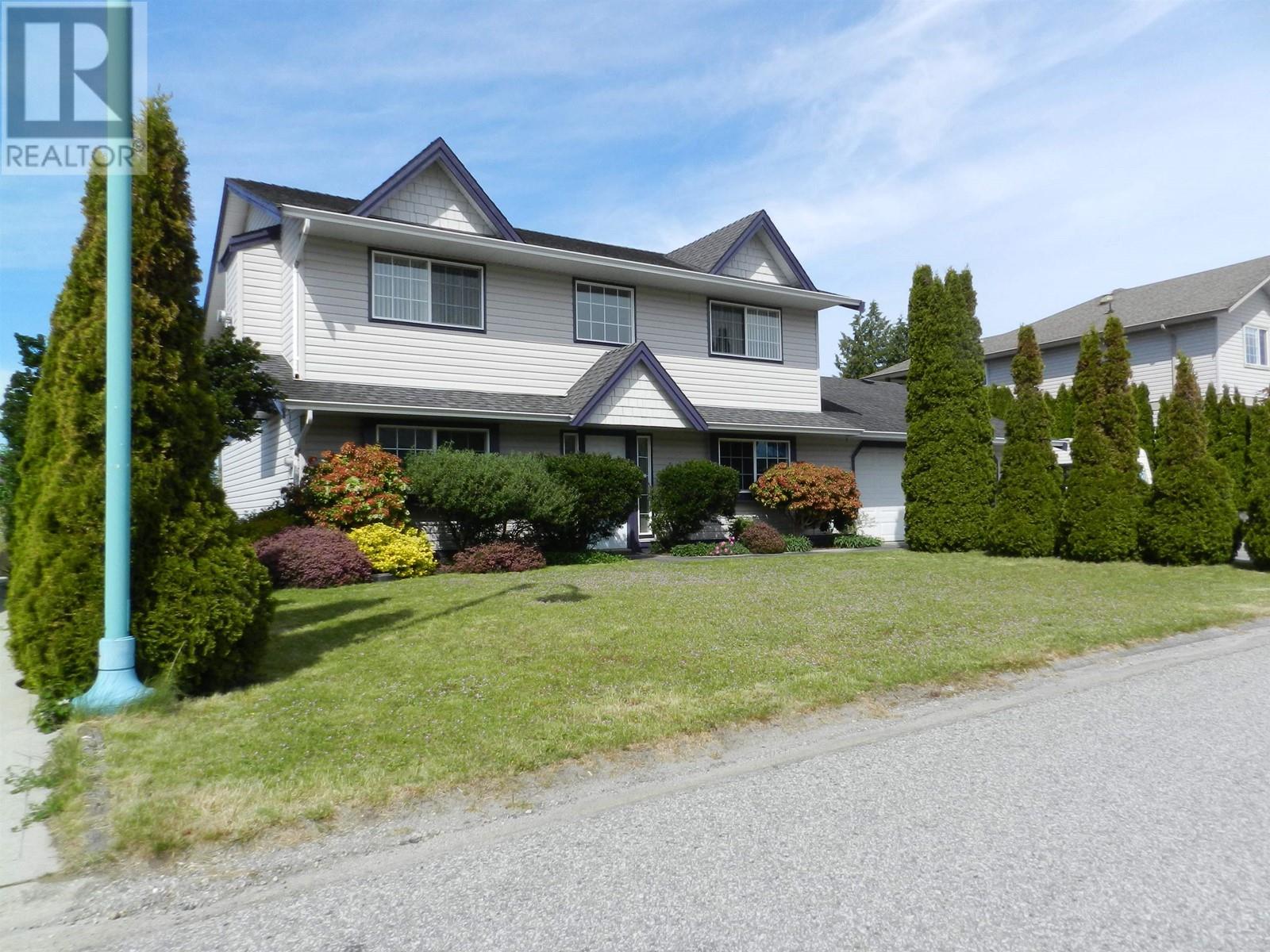 4757 Tamarack Place, Sechelt, British Columbia  V7Z 0E8 - Photo 2 - R2954813