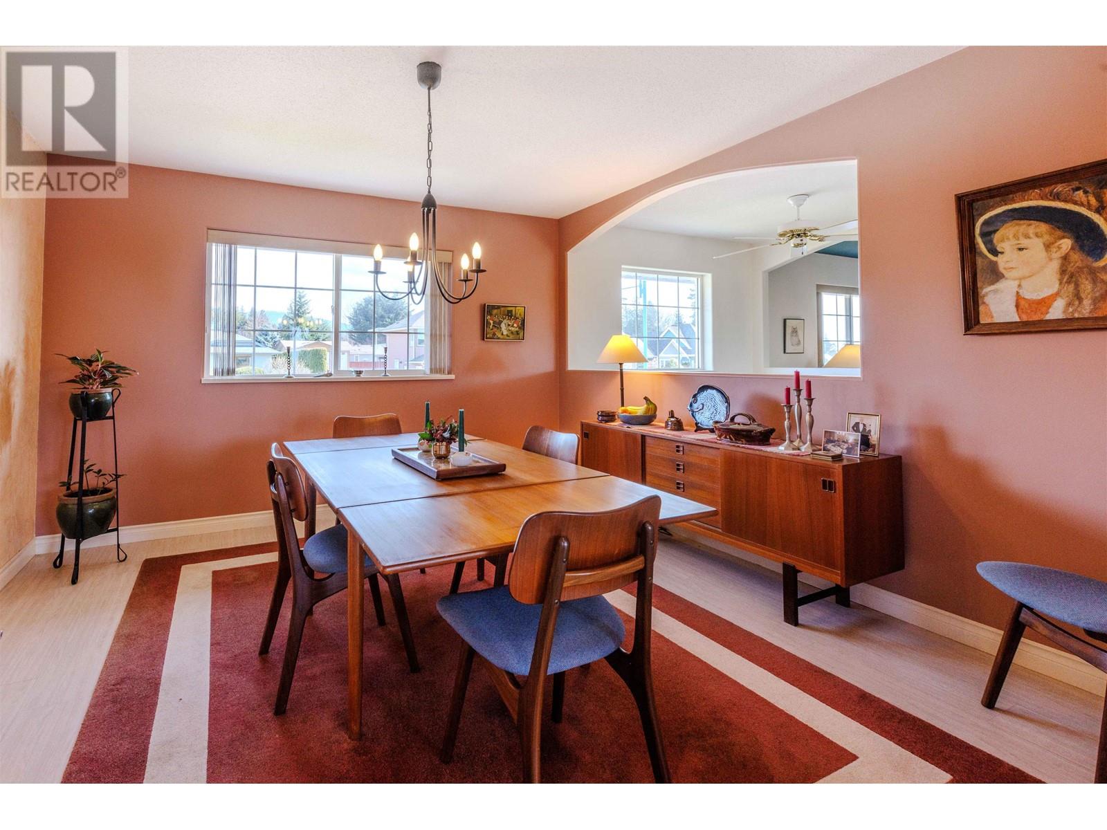 4757 Tamarack Place, Sechelt, British Columbia  V7Z 0E8 - Photo 8 - R2954813