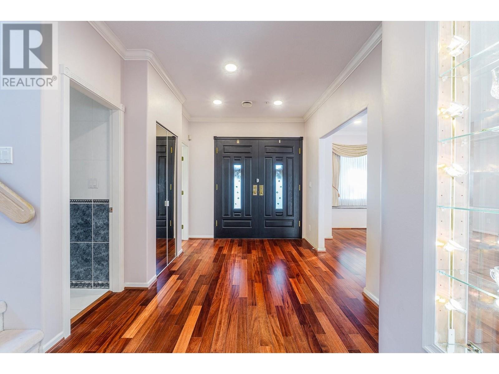 Listing Picture 2 of 26 : 4255 W 15TH AVENUE, Vancouver / 溫哥華 - 魯藝地產 Yvonne Lu Group - MLS Medallion Club Member