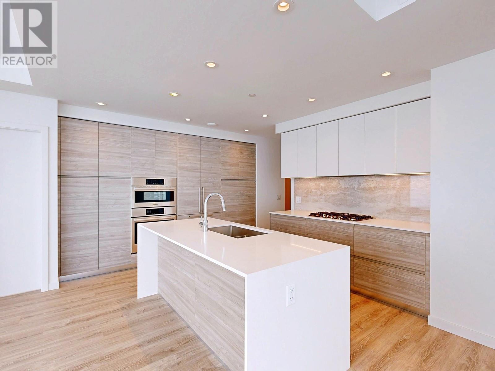 Property at 3507 680 QUAYSIDE DRIVE image 3
