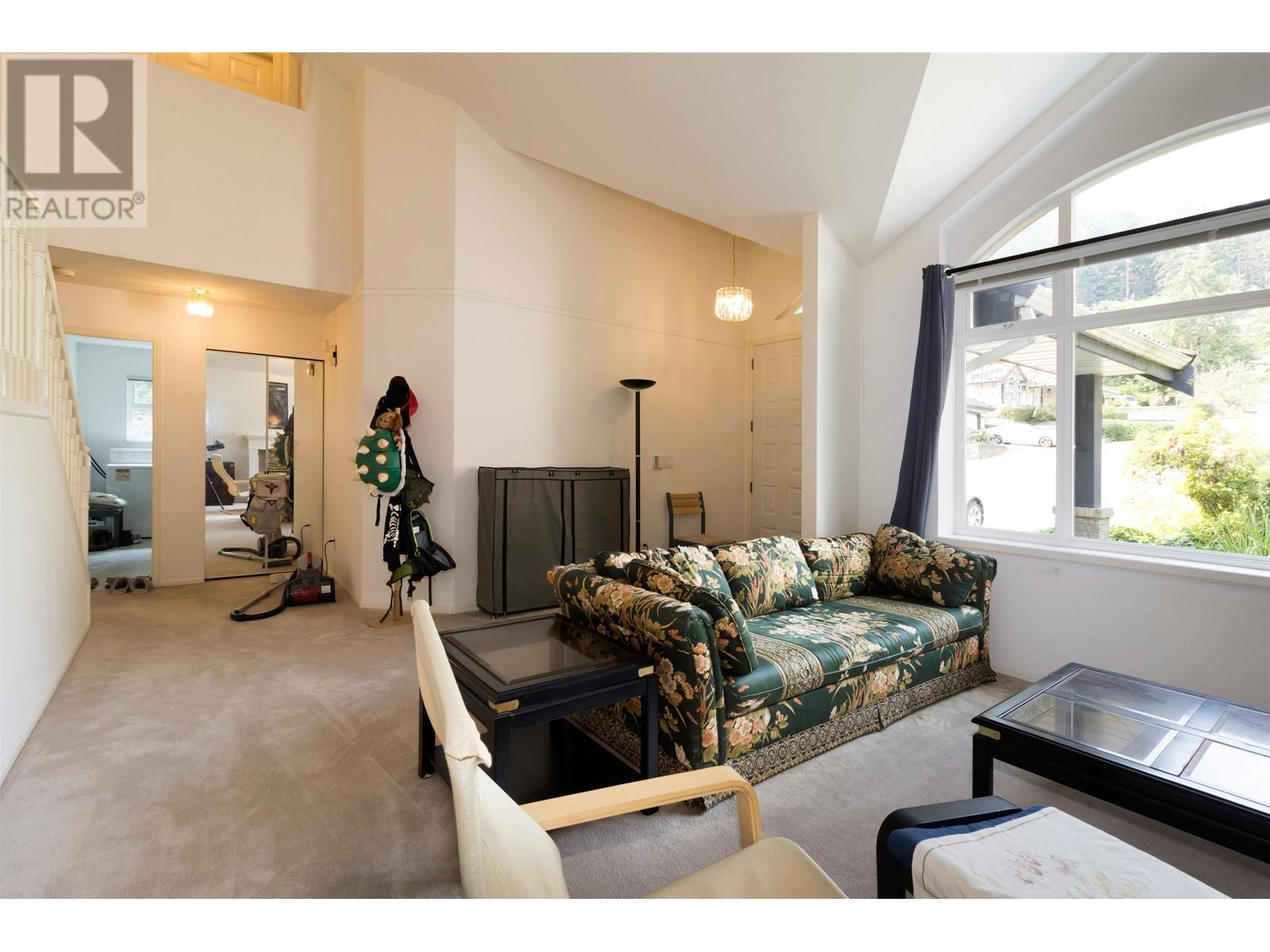 Property at 1642 PLATEAU CRESCENT image 3
