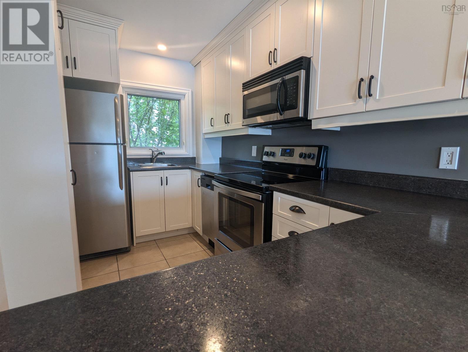 475 Shore Drive, Bedford, Nova Scotia  B4A 2E9 - Photo 8 - 202500644