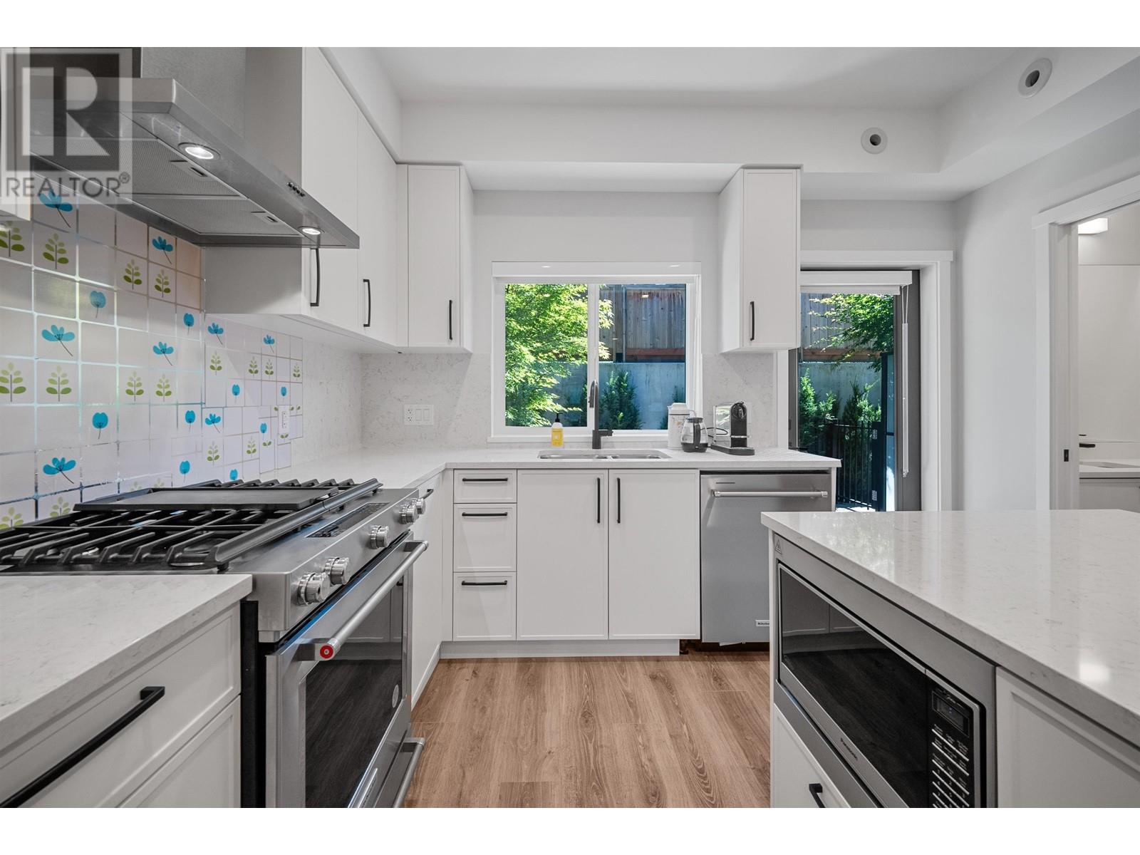 24 50 Seaview Drive, Port Moody, British Columbia V3H 0N2 - Photo 1 - R2954863
