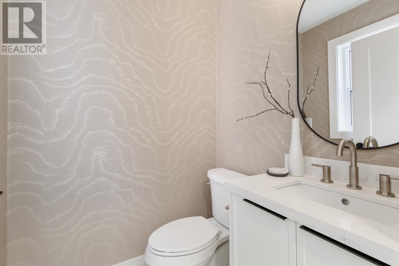 Listing Picture 13 of 26 : 2209 E 7TH AVENUE, Vancouver / 溫哥華 - 魯藝地產 Yvonne Lu Group - MLS Medallion Club Member