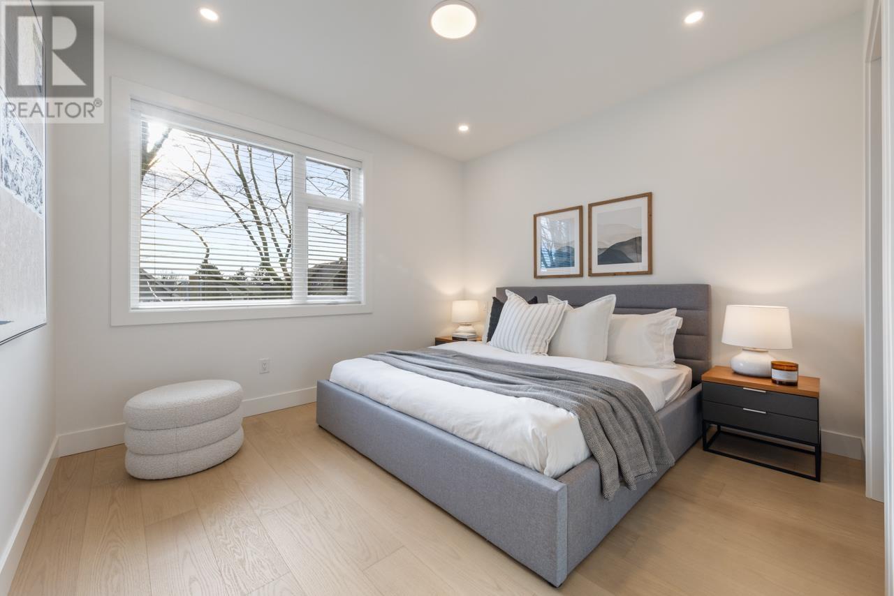 Listing Picture 15 of 26 : 2209 E 7TH AVENUE, Vancouver / 溫哥華 - 魯藝地產 Yvonne Lu Group - MLS Medallion Club Member