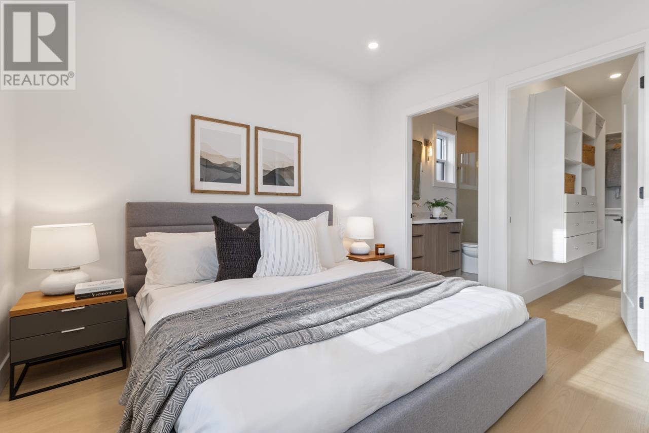 Listing Picture 16 of 26 : 2209 E 7TH AVENUE, Vancouver / 溫哥華 - 魯藝地產 Yvonne Lu Group - MLS Medallion Club Member